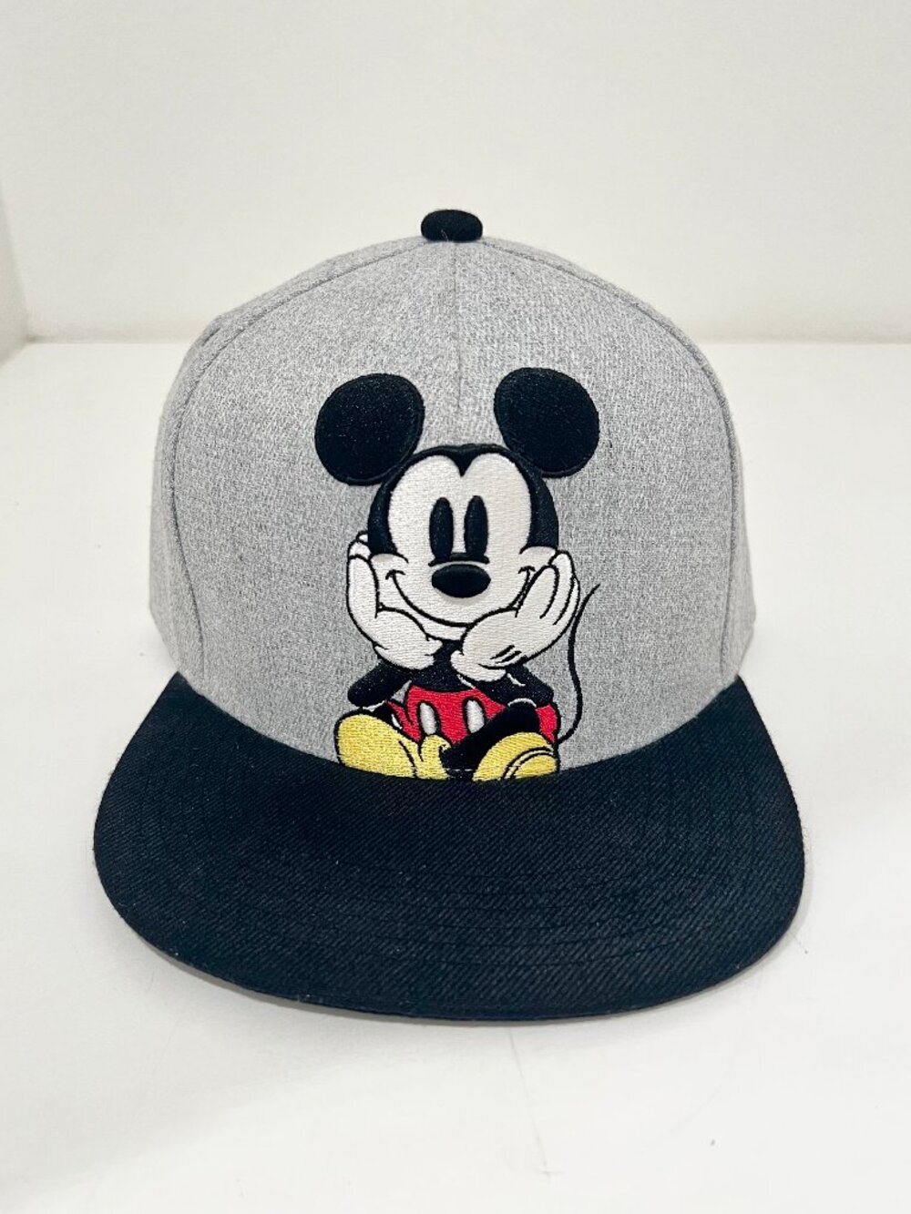NWT Disney Mickey Mouse Adult SnapBack Adjustable Cap Hat, Heather Gray Black